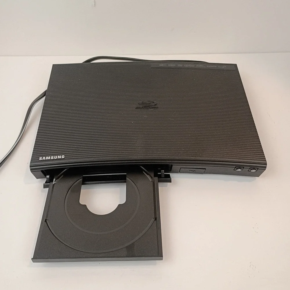 Samsung BD-JM57/ZA Curved Blu-Ray Disc DVD Player W/HDMI Cord Tested & Working